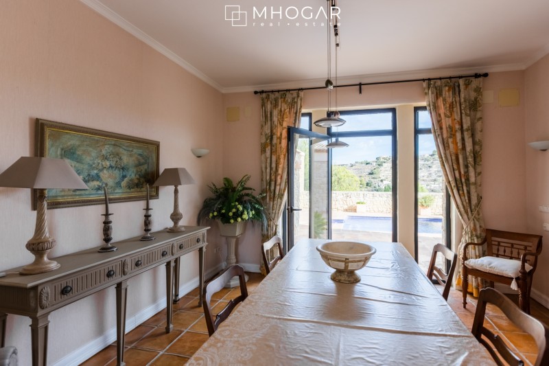 Rústica Elegancia - Casa de Campo a la venta en Benissa!